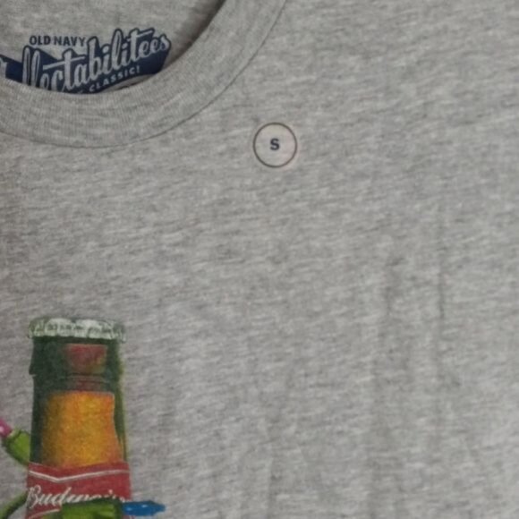 Old Navy Size S Vintage Budweiser Beer Bottle Christmas Lights Graphic T Shirt - Picture 7 of 9